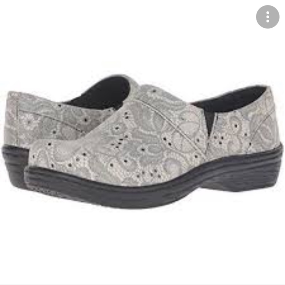 Klogs Lace Clog‎ Gray Floral Comfort Workwear Feminine Style Leather Size 10.5